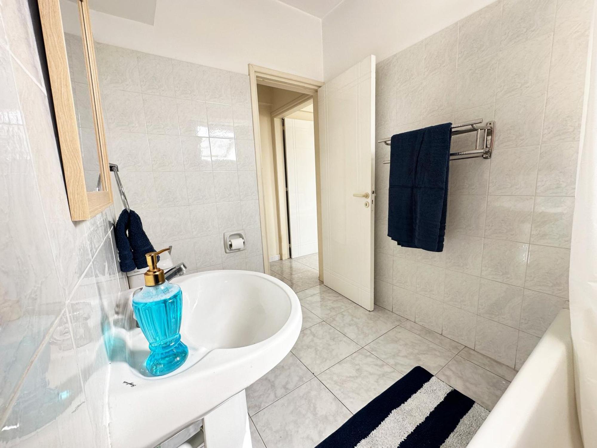 Serenity Sunrise Holiday Apt - Larnaca Esterno foto