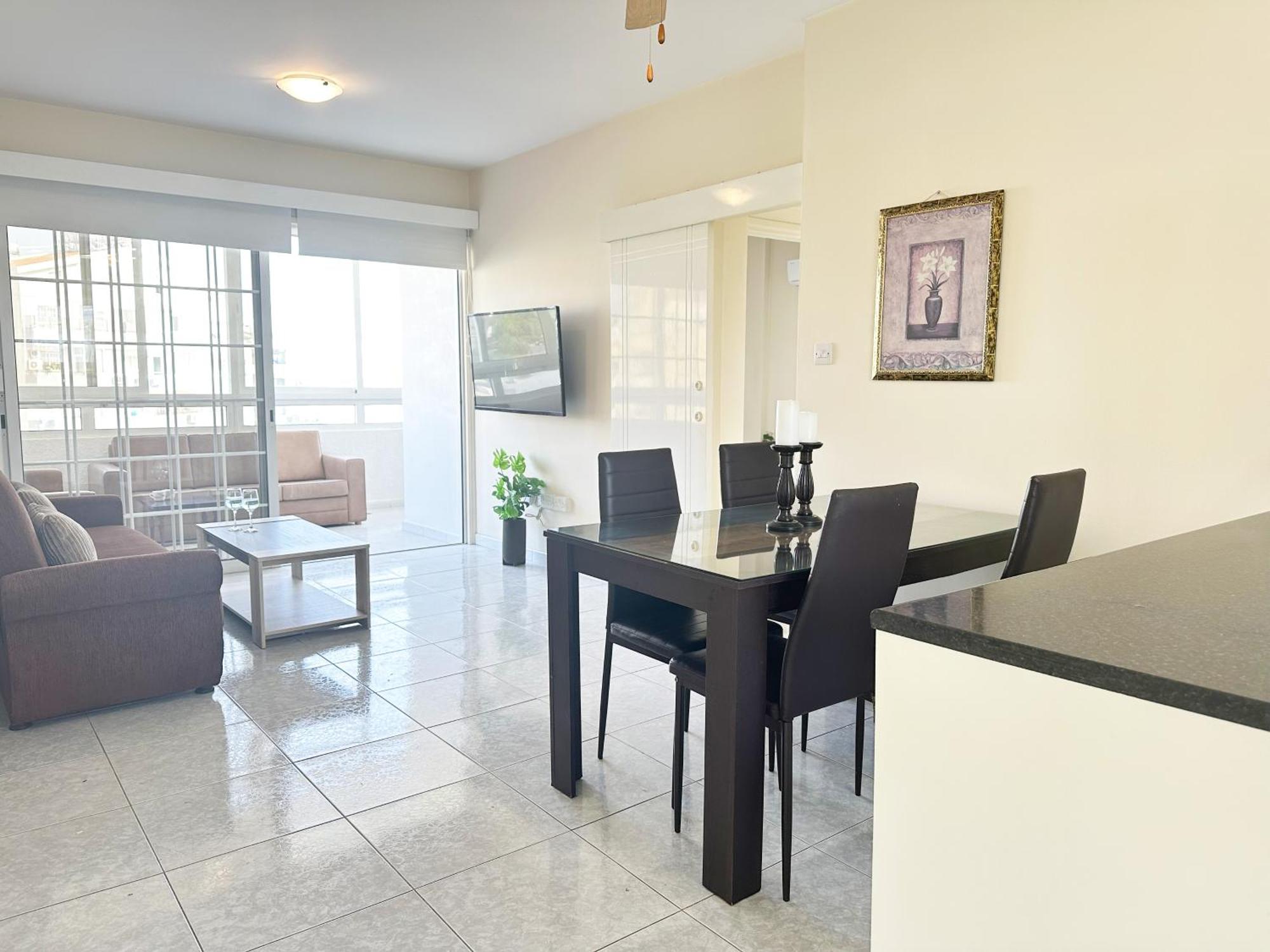 Serenity Sunrise Holiday Apt - Larnaca Esterno foto